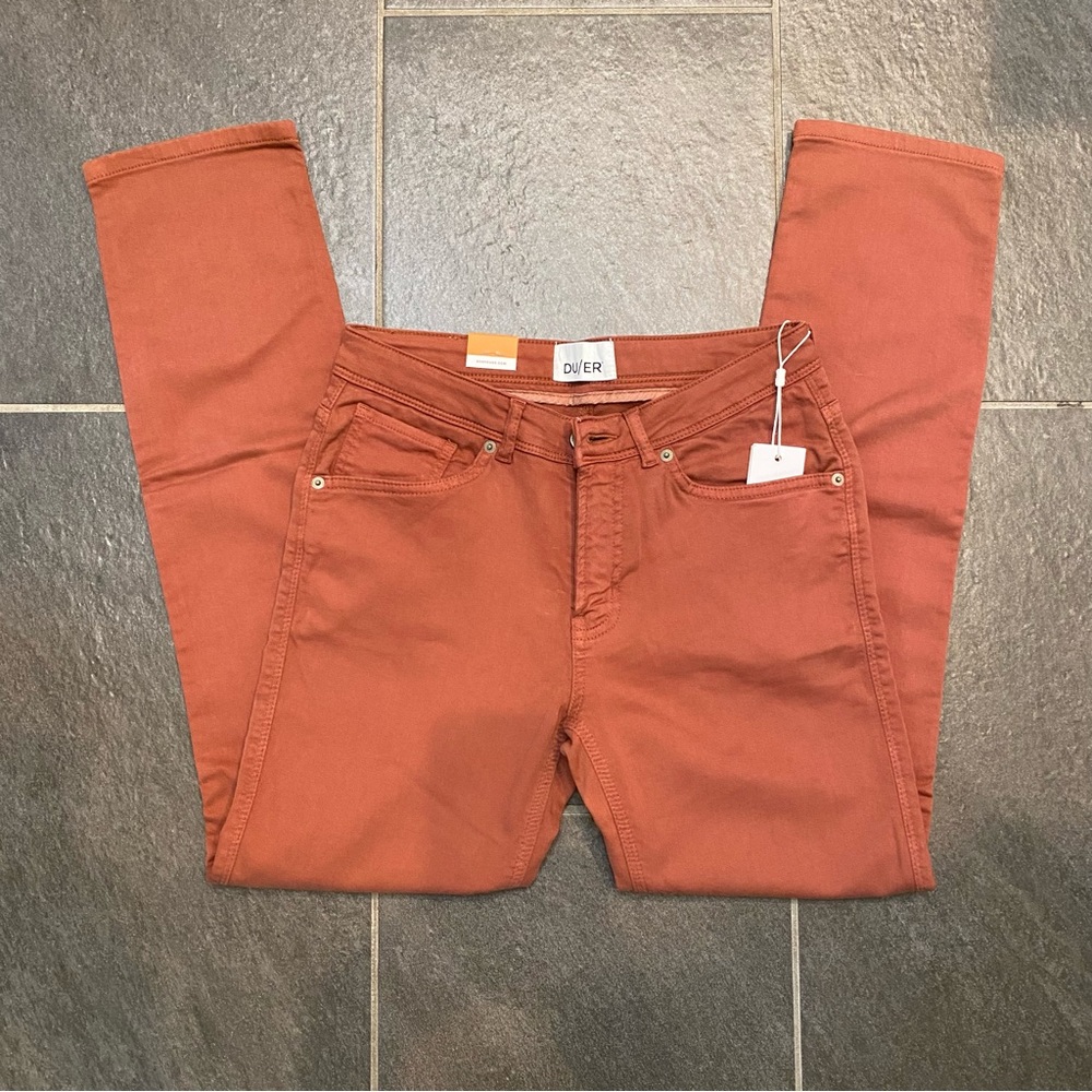 Duer (DU/ER) women’s slim straight “no sweat” high performance pant size 27